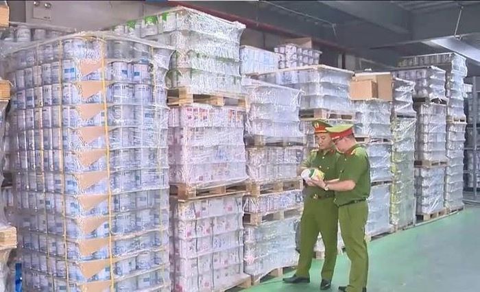 Thành lập đoàn kiểm tra đột xuất việc sản xuất, kinh doanh sữa, thực phẩm chức năng