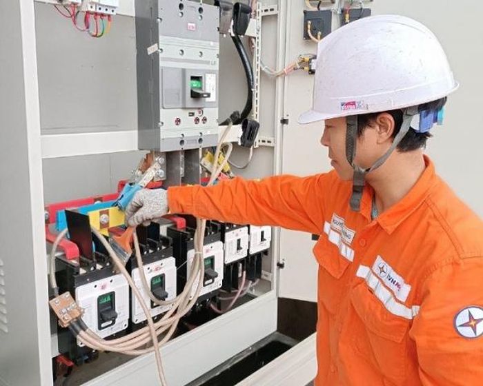 Giá điện tăng 4,8%, người tiêu dùng phải trả bao nhiêu tiền điện?