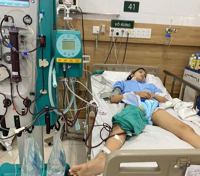 Vợ nuốt nước mắt bán nhà chạy chữa cho chồng bị tai nạn, con gái mắc bệnh tim
