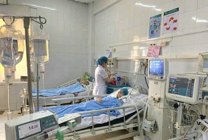 Một người tử vong, nhiều người nhập viện vì uống thuốc nam không rõ nguồn gốc