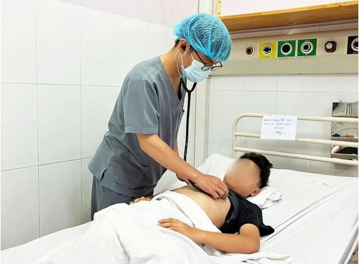 Ngủ li bì hai ngày, cháu bé 13 tuổi nhập viện khẩn cấp