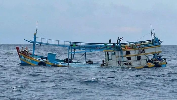 Tàu hàng va chạm tàu cá trên vùng biển Côn Đảo, 10 ngư dân được cứu