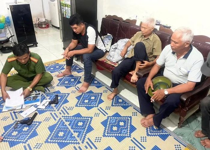 Cái kết cho người đàn ông mang súng AK ra dọa con dâu