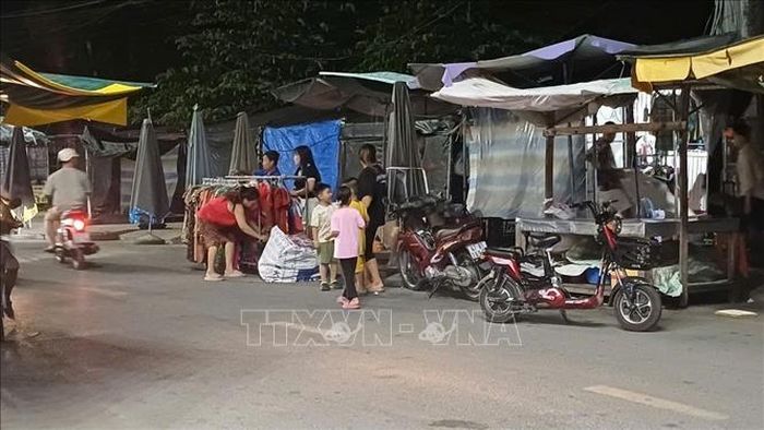 Dập tắt đám cháy tại khu vực dự án Trung tâm thương mại ở Sóc Trăng